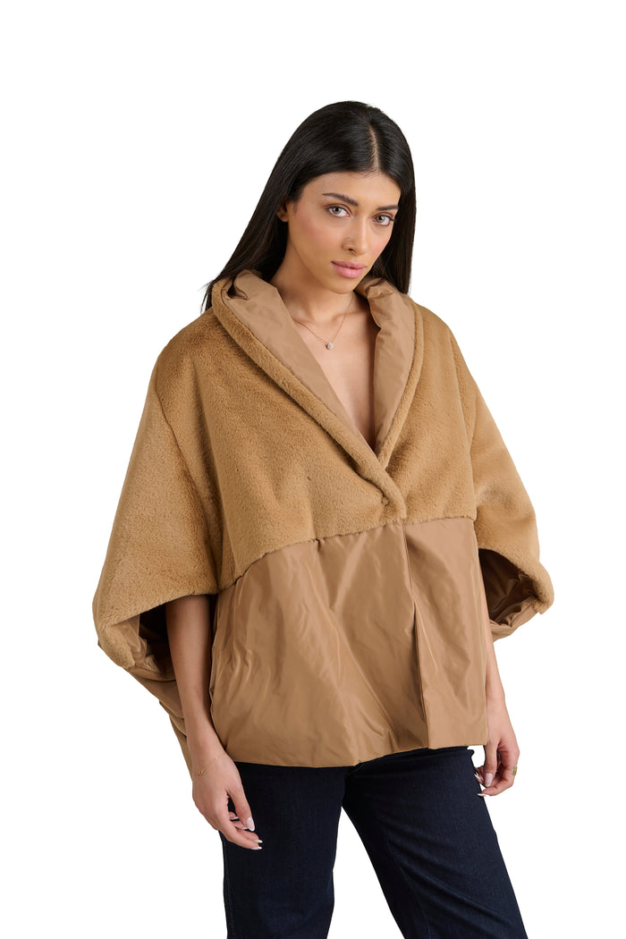 Poncho Donna Elegante in Poliestere, Mantella Donna Oversize con Effetto Pelliccia e Tessuto Liscio, Capospalla Donna Invernale Casual Chic.